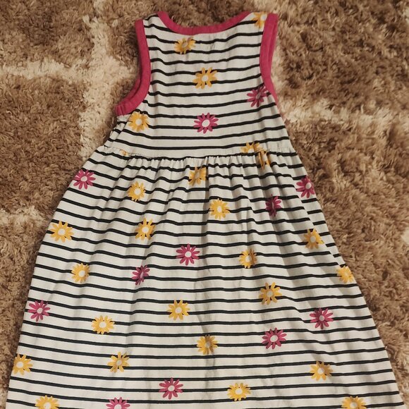 Girls size 5 dress - Picture 2 of 6
